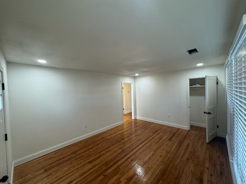 Building Photo - 2320 S Louisiana St