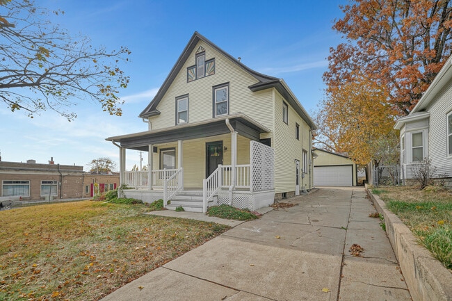 Building Photo - 1603 N Cotner Blvd