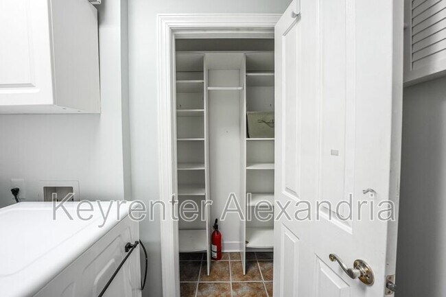 Building Photo - 13568 Heritage Farms Dr