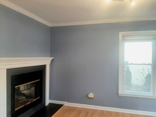 Building Photo - Beautiful 3 Bedroom 2.5 Bathroom Home in H...