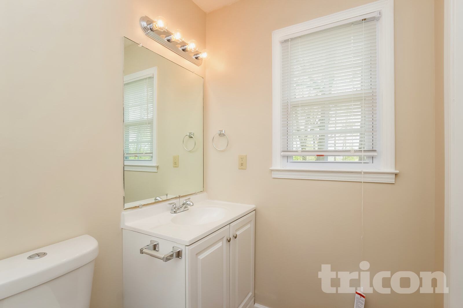 Building Photo - 234 Deerchase Dr