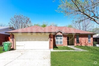 Building Photo - 1701 Oxford Dr