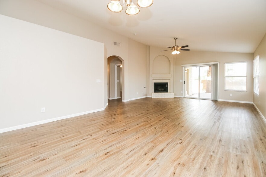 Building Photo - 2044 S Avoca Cir