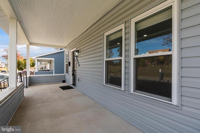 Building Photo - 3809 W Cold Spring Ln