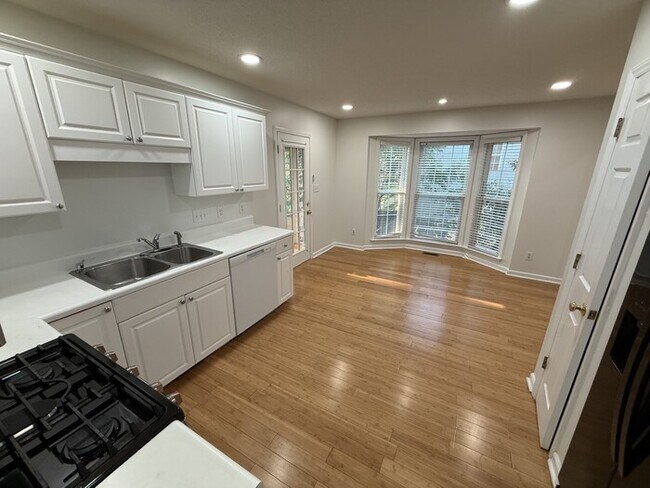 Building Photo - 304 Aqua Marine Ln