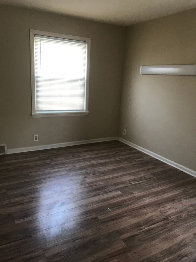 Building Photo - 4 Bedroom South Euclid House for Rent