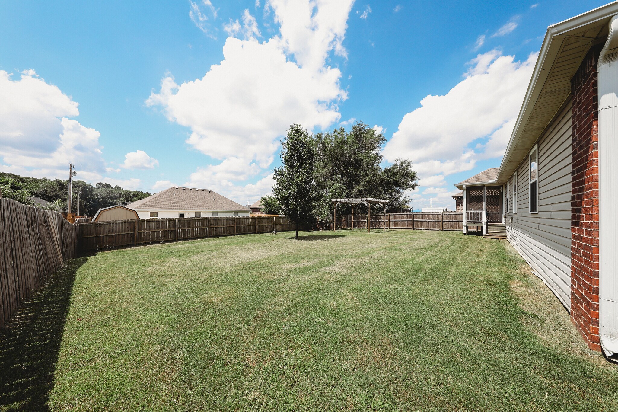 Building Photo - 2167 Sweetwater Ranch Ave