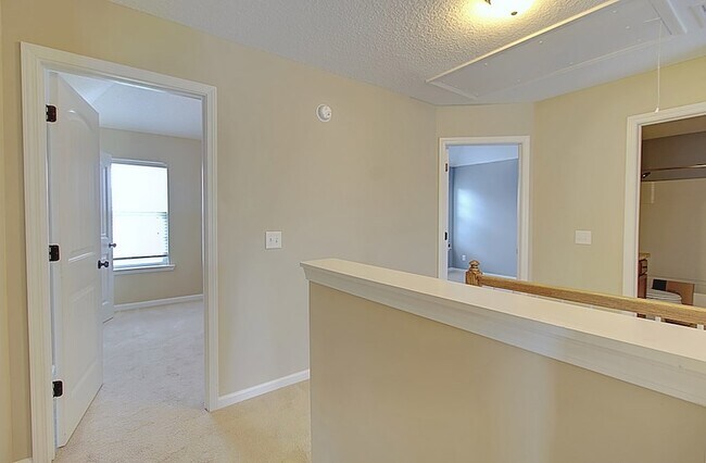 Building Photo - 935 Mustang Ln NE