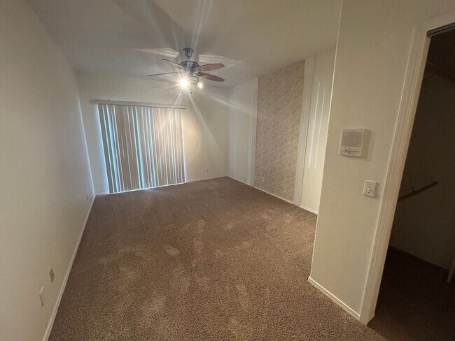 Building Photo - Nice 2 bedroom, 2 bath condo close to Fort...