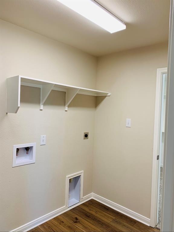 Building Photo - 808 Fallbrook Dr