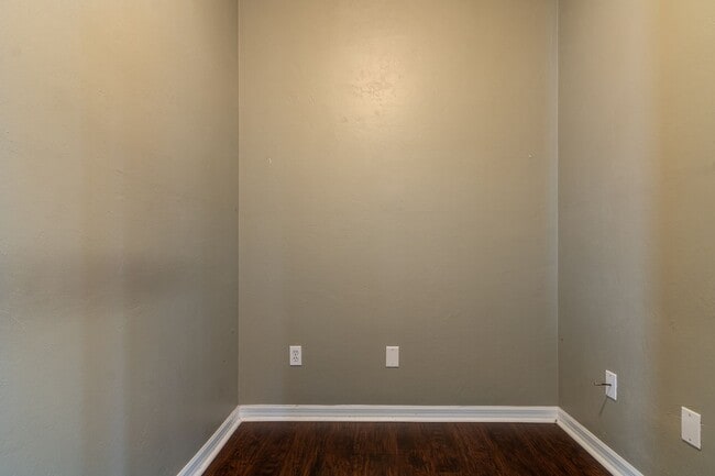 Building Photo - Luxury Living in The Villas of West End – ...