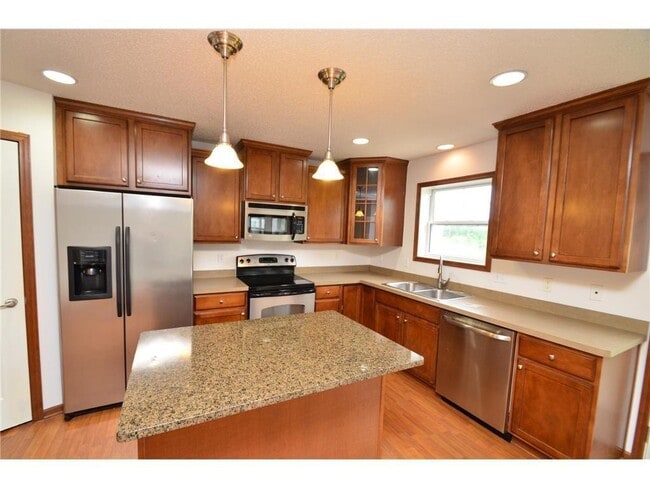 Building Photo - 15661 60th Ave N