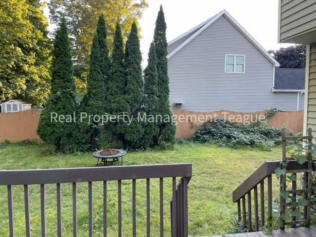 Building Photo - Beautiful Single Family Home