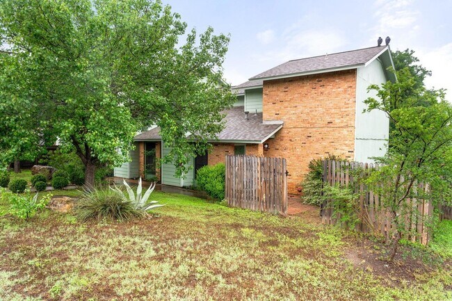 Building Photo - 3222 Tamarron Blvd