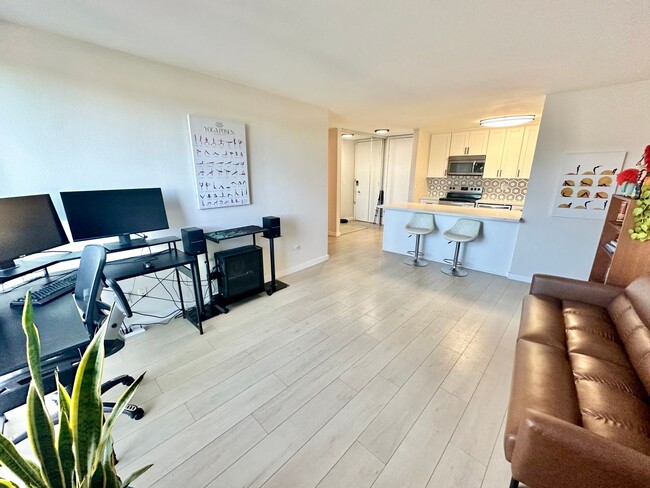 Building Photo - 3050 Rue D’Orleans