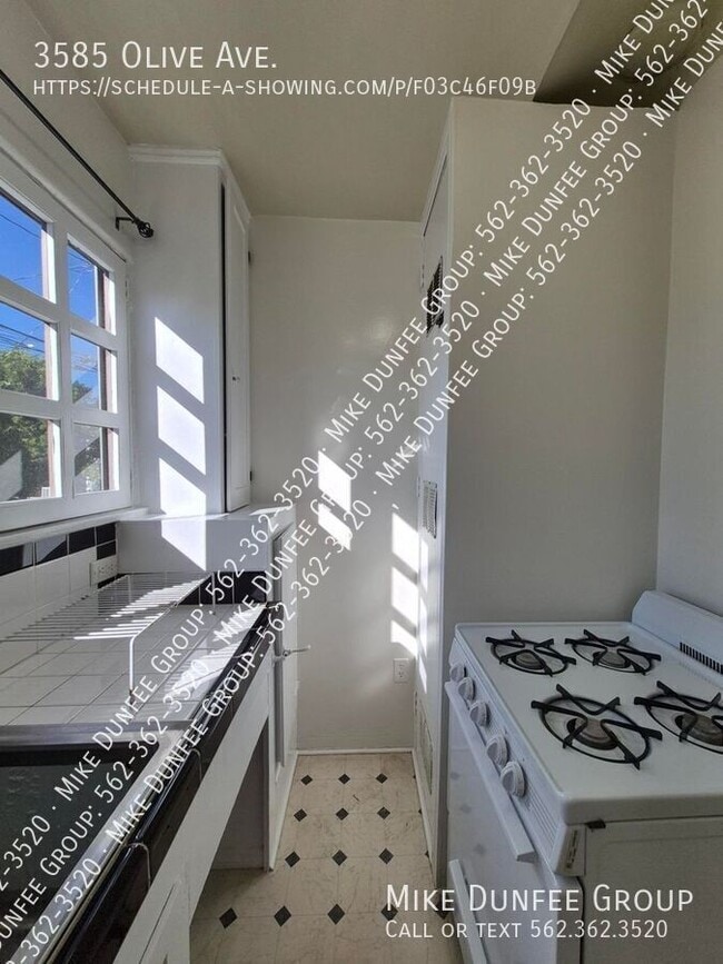 Building Photo - 3585 Olive Ave