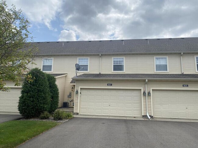 Building Photo - 6637 Lamplight Dr