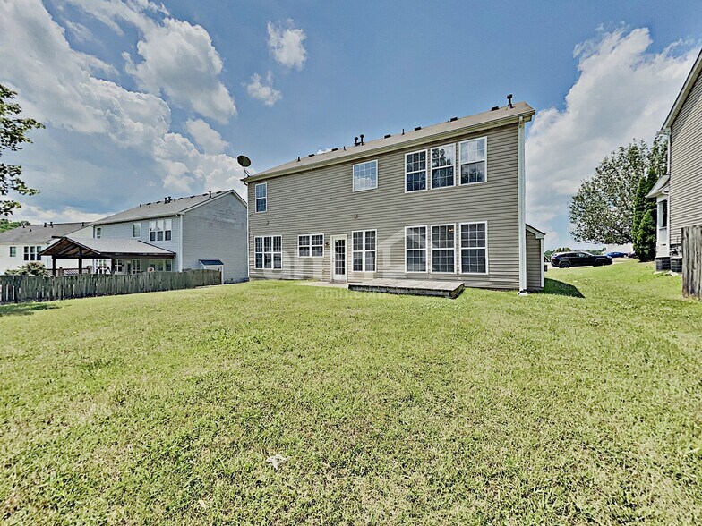 Building Photo - 2251 Monthemer Cv