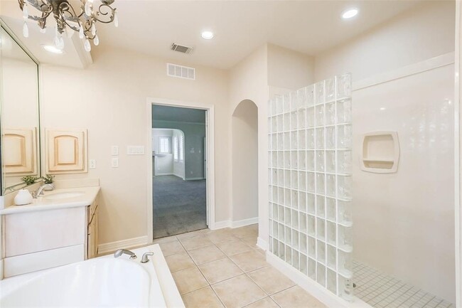 Building Photo - 12411 Santiago Cove Ln