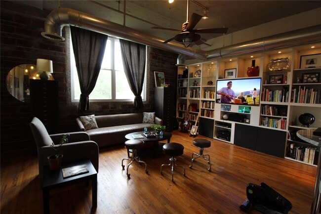 Building Photo - 172 Haynes St SW