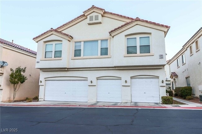 Primary Photo - 2580 Land Rush Dr