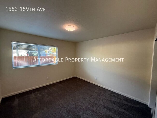 Building Photo - 1553 159th Ave