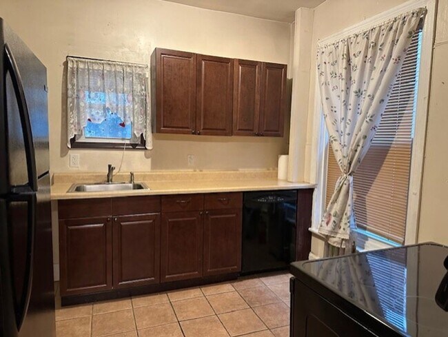 Building Photo - 2134 Susquehanna St