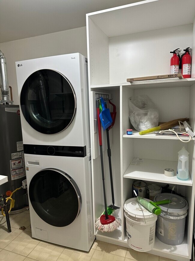 Building Photo - 992 Langtry Ct