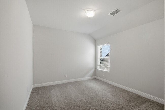 Building Photo - 1224 Redcoat Dr