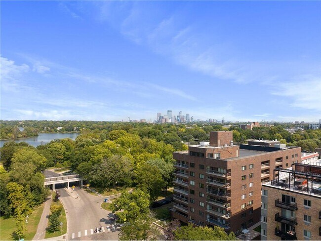 Building Photo - 2885 Knox Ave S