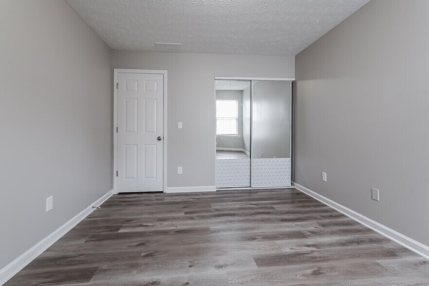 Building Photo - 527 Ives Cir NW