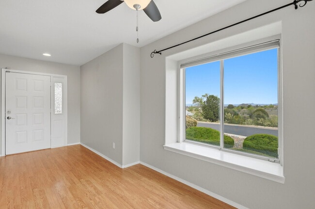 Building Photo - 3150 Cascades Ct