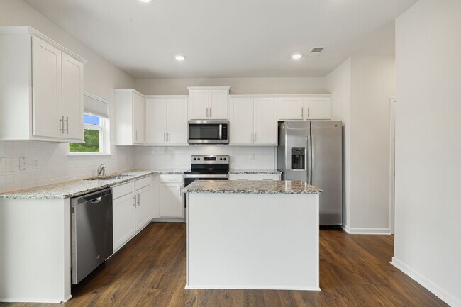 Building Photo - 206 Marathon Ln