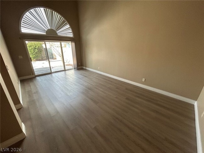 Building Photo - 907 Majestic Oak St