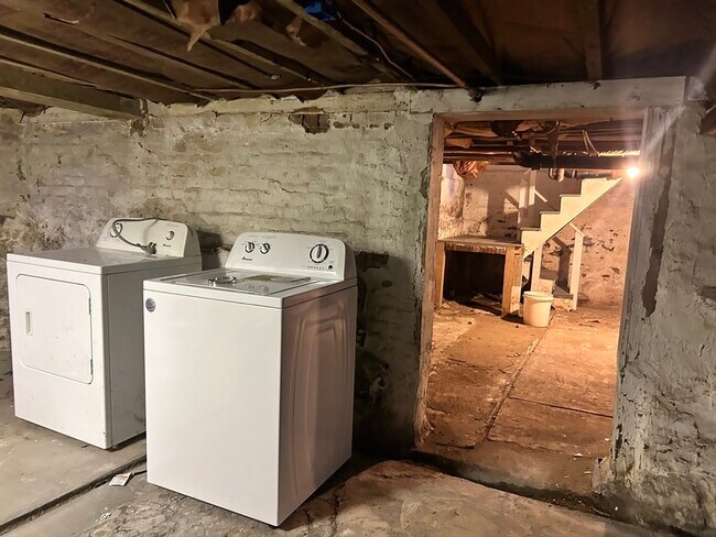 Building Photo - 17 Lincoln St