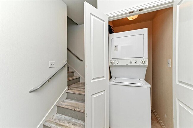 Building Photo - 4307 Eck Ln