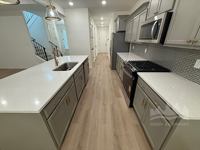 Building Photo - !MOVE-IN SPECIAL: 1/2 OFF FIRST MONTH RENT!! Beautiful NEW BUILD in Cordova!