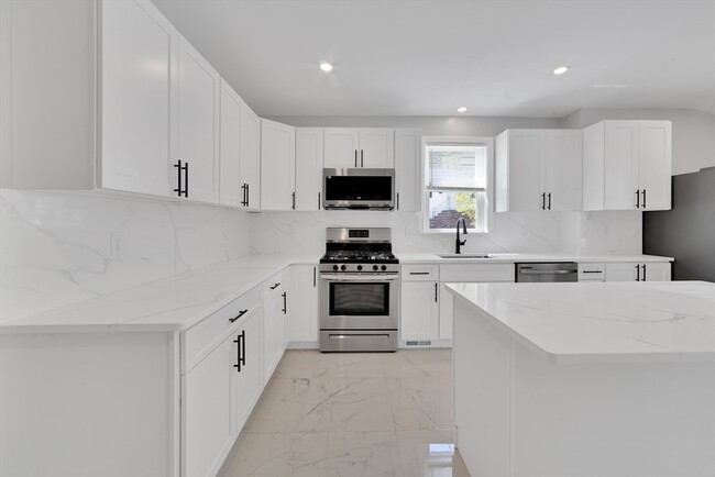 Building Photo - 61-63 Albertina St
