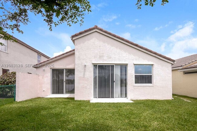 Building Photo - 1544 NW 158th Ave