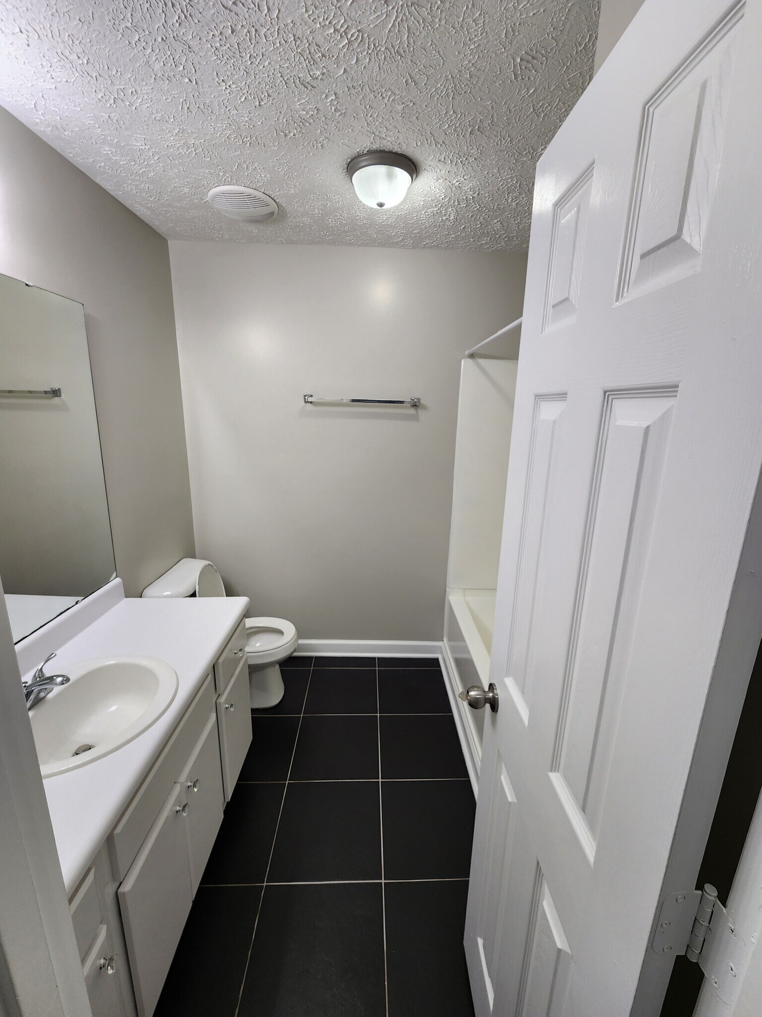 Building Photo - 330 Bubble Creek Ct