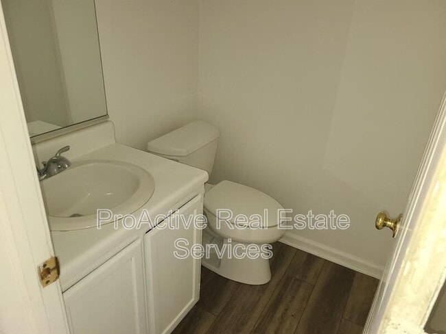 Building Photo - 4016 Reese Dr S