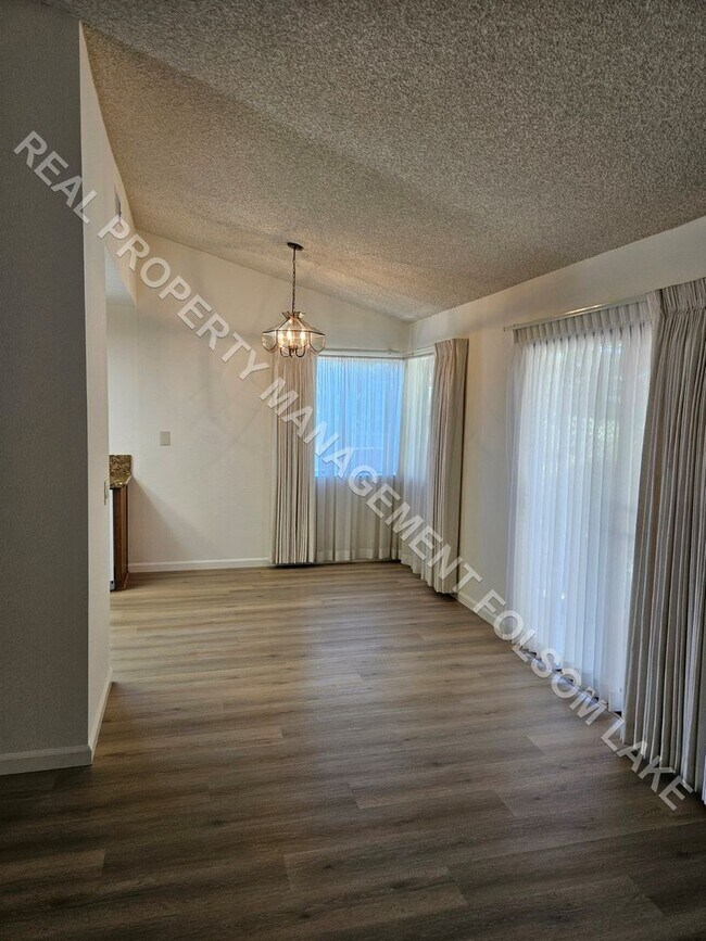 Building Photo - Coming Soon!! 3bd 2ba home on Quiet Court in Folsom