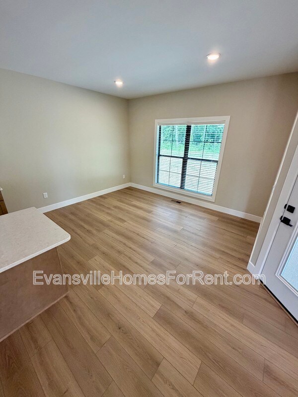 Building Photo - 4432 Violet Dr