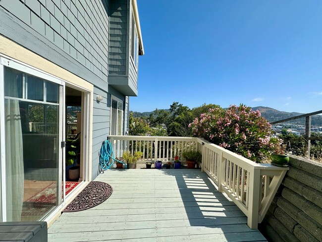 Building Photo - San Rafael Hillside Retreat