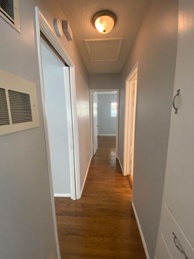 Building Photo - w651