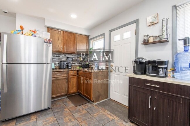 Building Photo - 3876 S Brust Ave