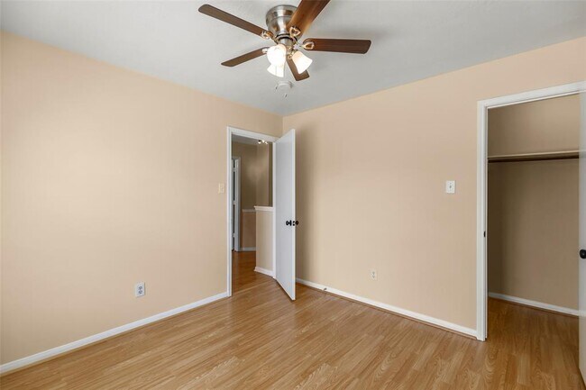 Building Photo - 16927 Fairway Glen Ln
