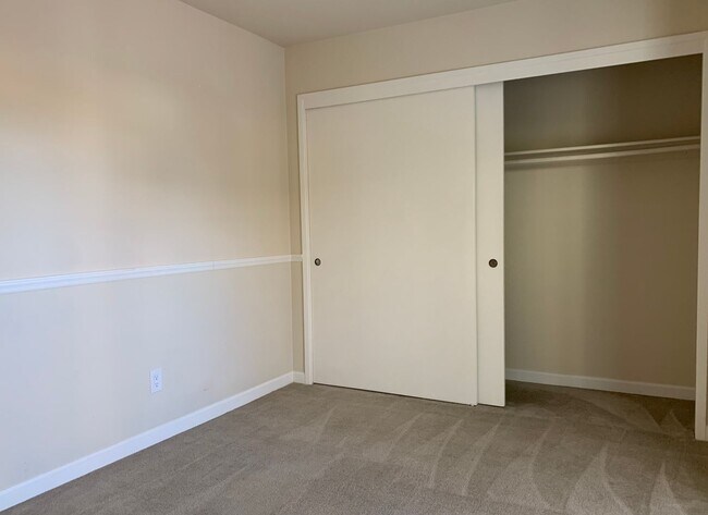 Building Photo - Single Story Home in Hollister
