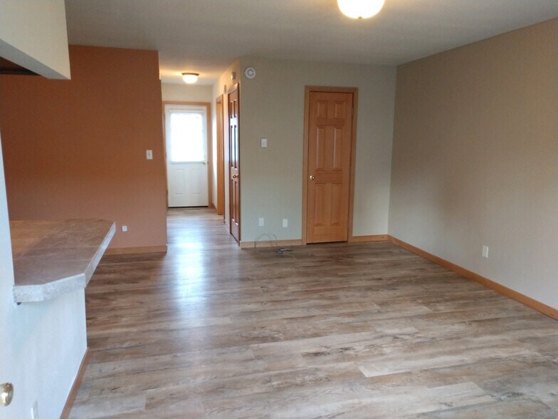 Living room - 9727 SE 33rd Ave