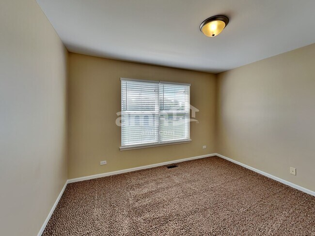 Building Photo - 16438 Fairfield Dr